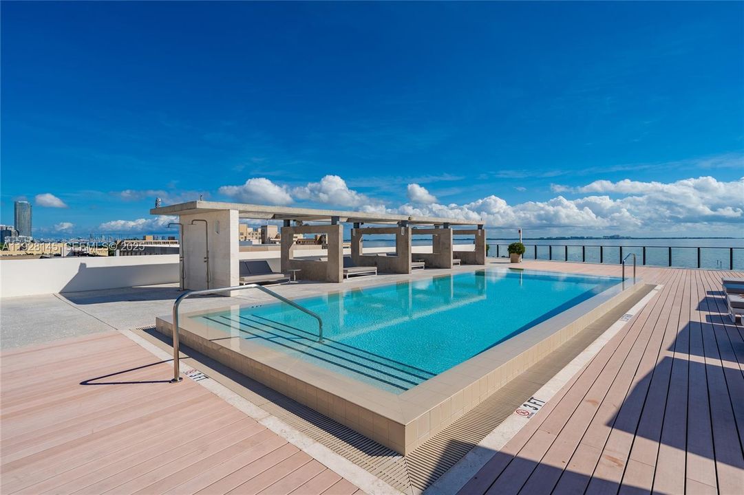 For Sale: $3,850,000 (3 beds, 4 baths, 2885 Square Feet)