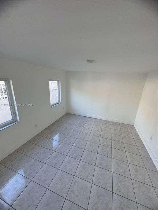 В аренду: $7,500 (4 спален, 2 ванн, 2290 Квадратных фут)