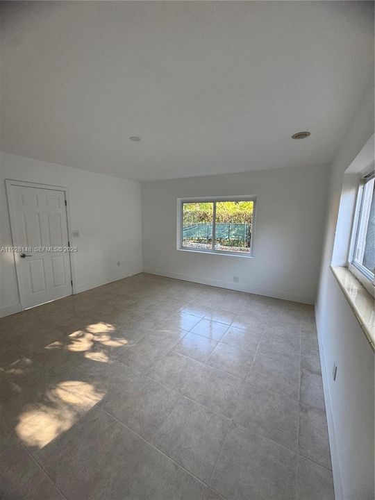 В аренду: $7,500 (4 спален, 2 ванн, 2290 Квадратных фут)