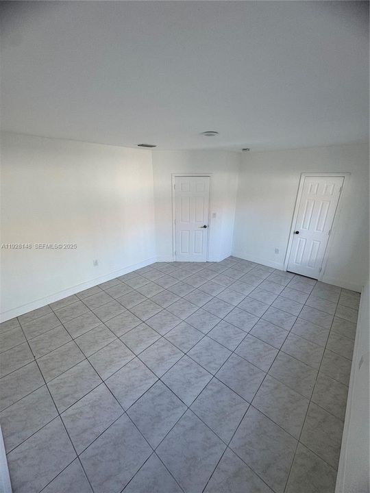 В аренду: $7,500 (4 спален, 2 ванн, 2290 Квадратных фут)