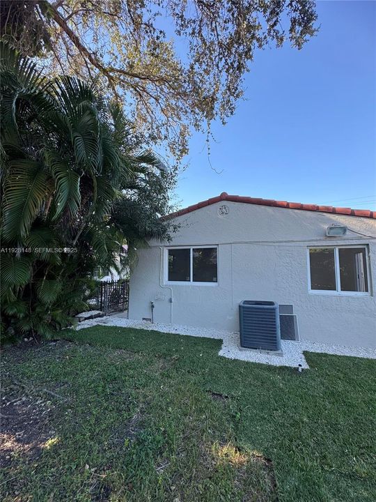 В аренду: $7,500 (4 спален, 2 ванн, 2290 Квадратных фут)