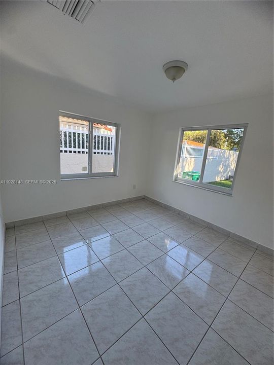 В аренду: $7,500 (4 спален, 2 ванн, 2290 Квадратных фут)