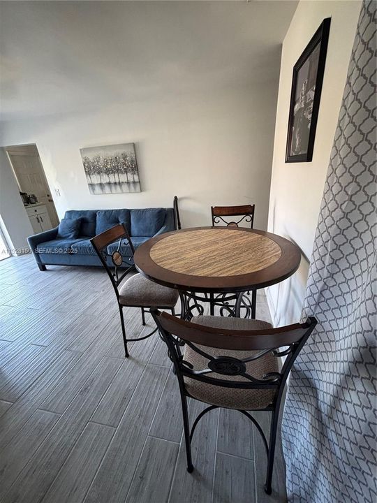 В аренду: $1,350 (1 спален, 1 ванн, 3220 Квадратных фут)