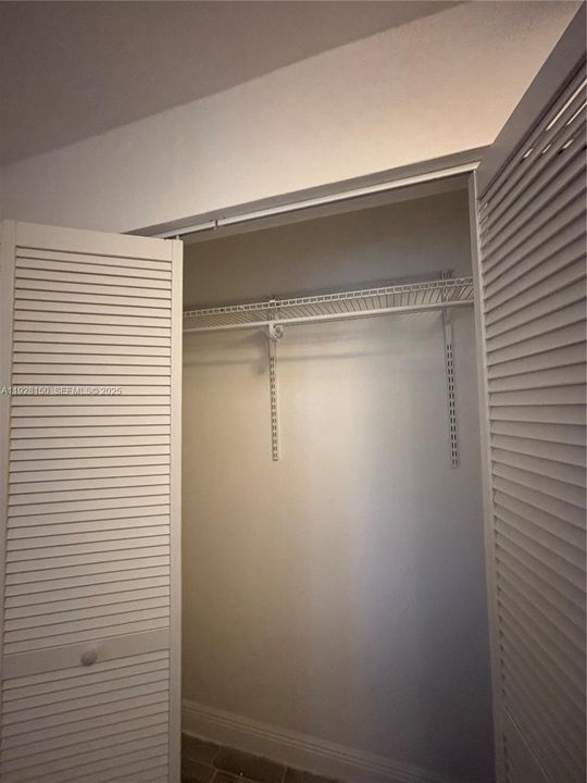 В аренду: $1,350 (1 спален, 1 ванн, 3220 Квадратных фут)