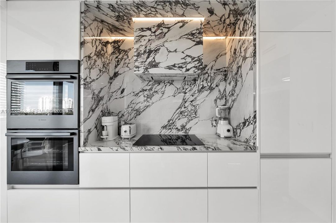 На продажу: $1,750,000 (2 спален, 2 ванн, 1477 Квадратных фут)