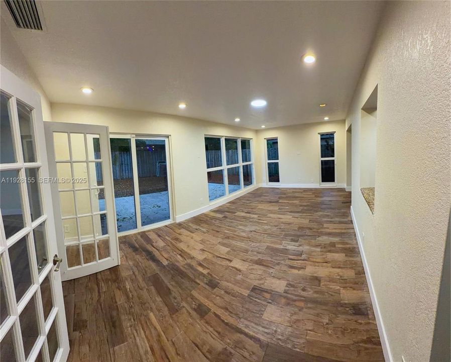 En Venta: $575,000 (3 camas, 2 baños, 1438 Pies cuadrados)