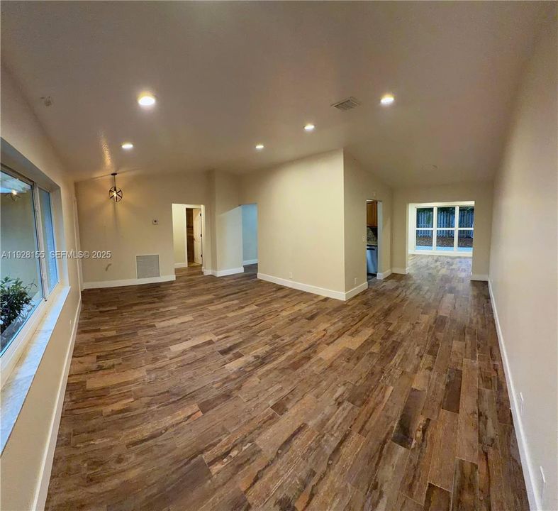 En Venta: $575,000 (3 camas, 2 baños, 1438 Pies cuadrados)