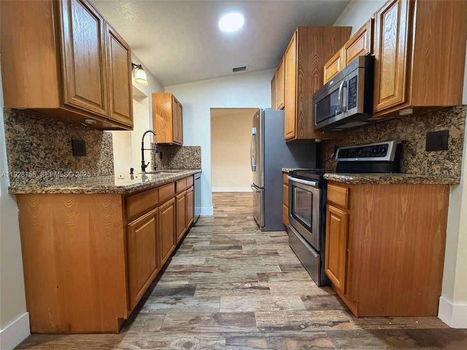 En Venta: $575,000 (3 camas, 2 baños, 1438 Pies cuadrados)