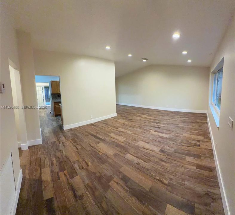 En Venta: $575,000 (3 camas, 2 baños, 1438 Pies cuadrados)