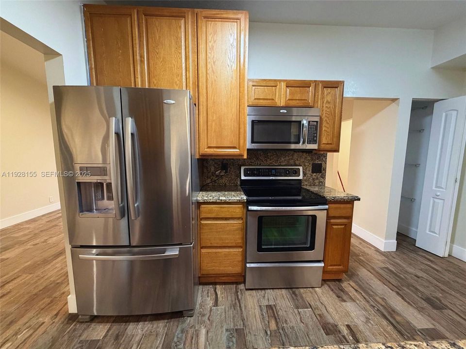 En Venta: $575,000 (3 camas, 2 baños, 1438 Pies cuadrados)