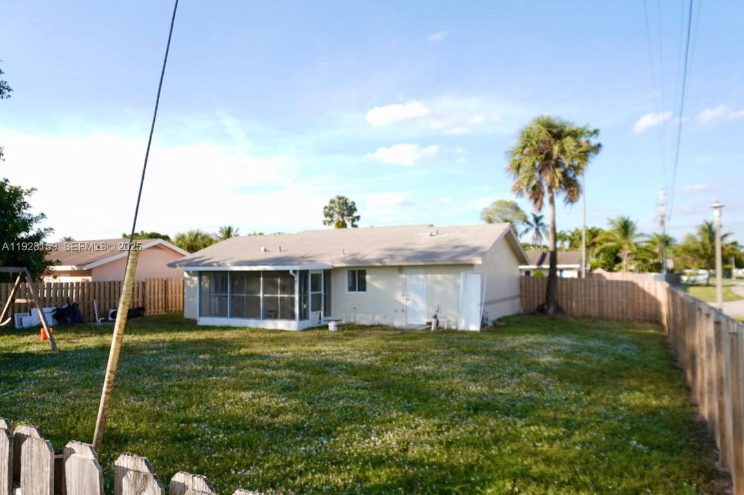 待售: $445,000 (3 贝兹, 2 浴室, 1170 平方英尺)