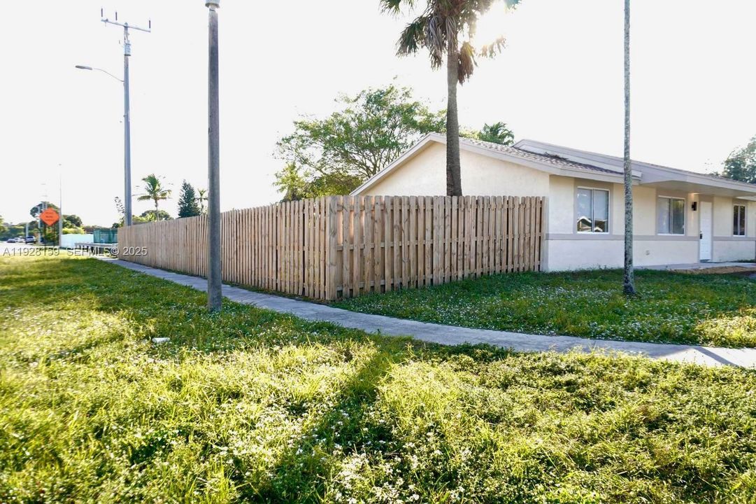 待售: $445,000 (3 贝兹, 2 浴室, 1170 平方英尺)