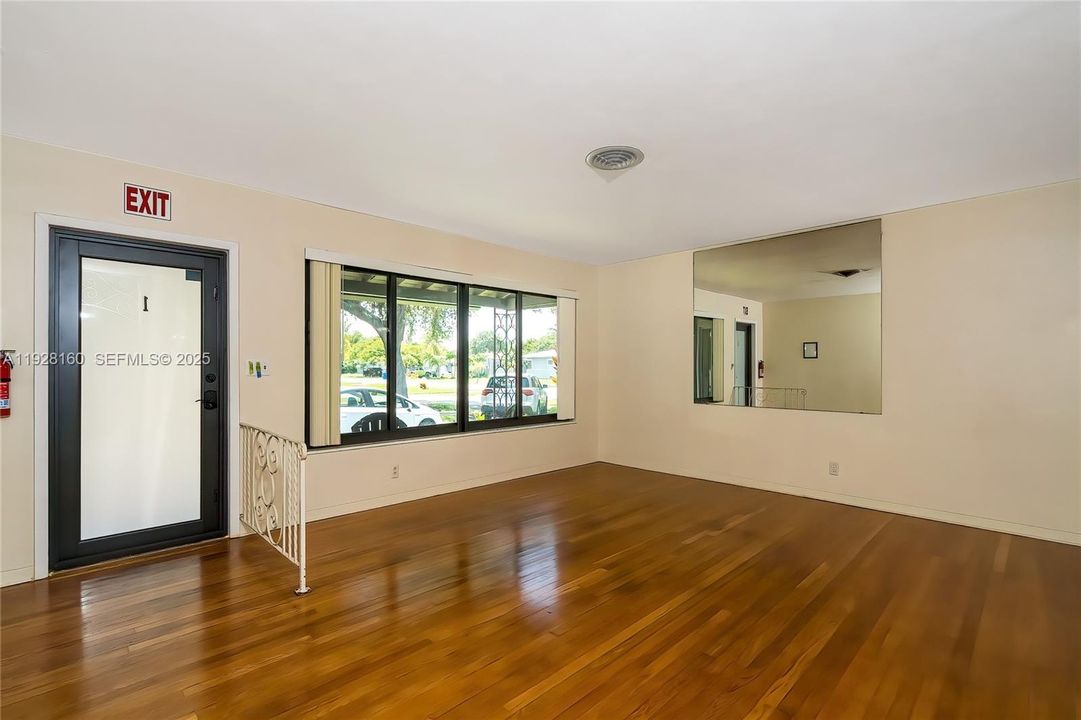 待售: $575,000 (3 贝兹, 3 浴室, 2146 平方英尺)