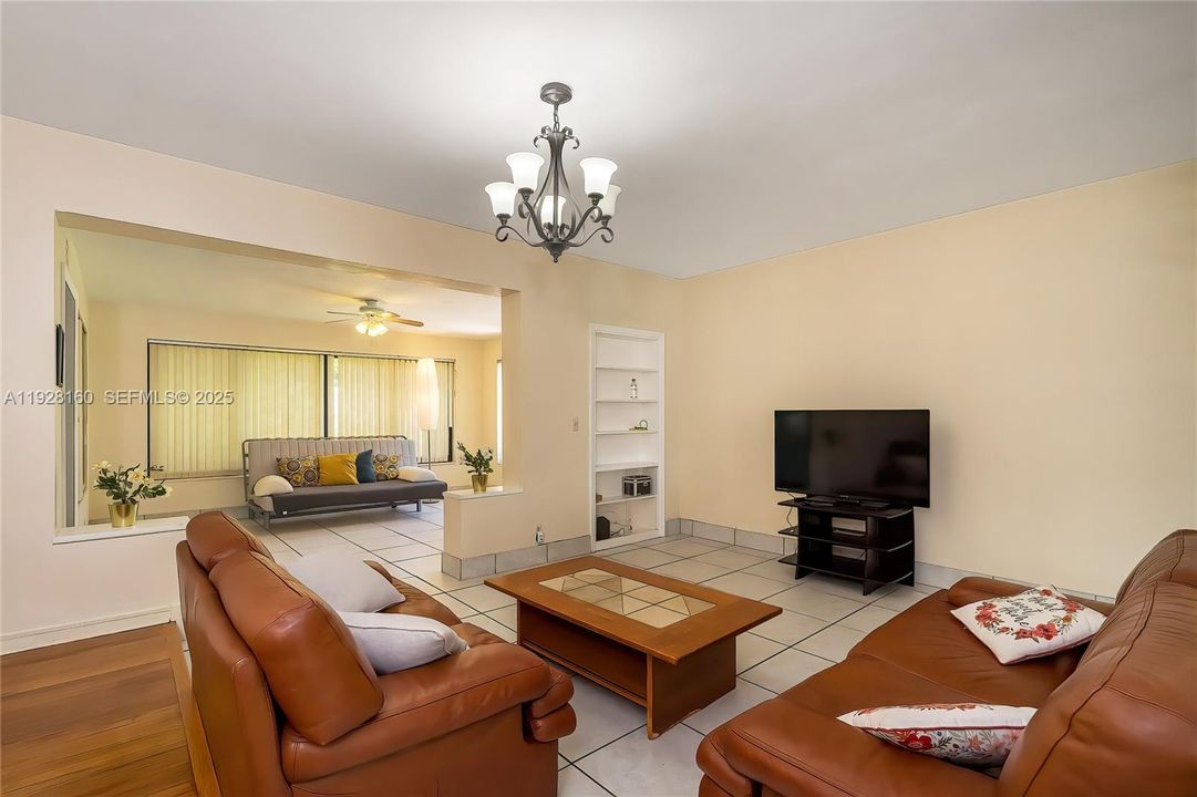 待售: $575,000 (3 贝兹, 3 浴室, 2146 平方英尺)