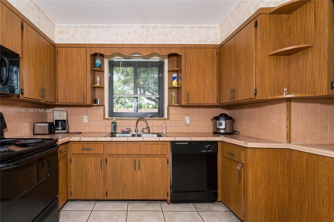 待售: $575,000 (3 贝兹, 3 浴室, 2146 平方英尺)