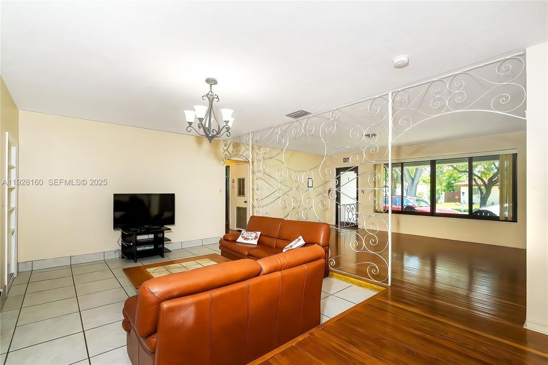 待售: $575,000 (3 贝兹, 3 浴室, 2146 平方英尺)