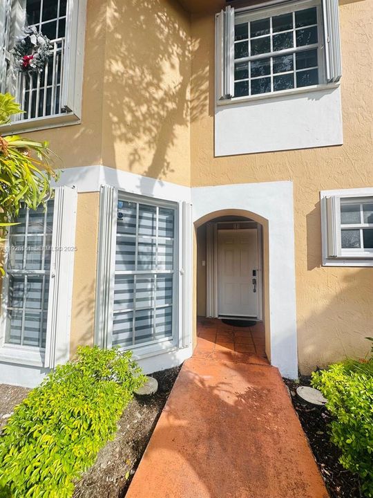 For Rent: $2,800 (3 beds, 2 baths, 1515 Square Feet)