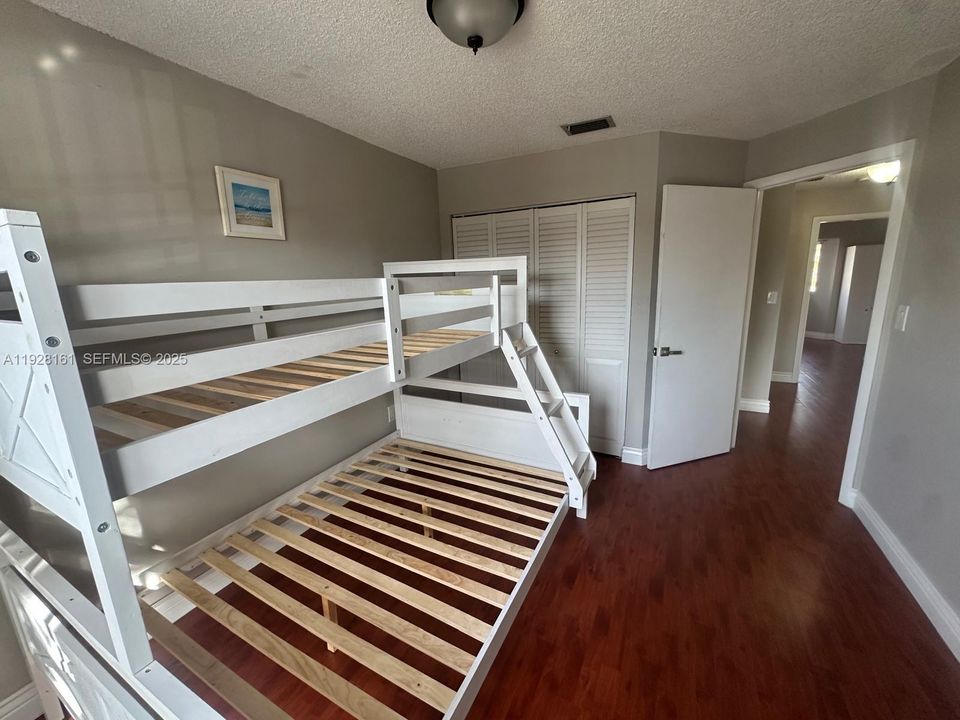 For Rent: $2,800 (3 beds, 2 baths, 1515 Square Feet)