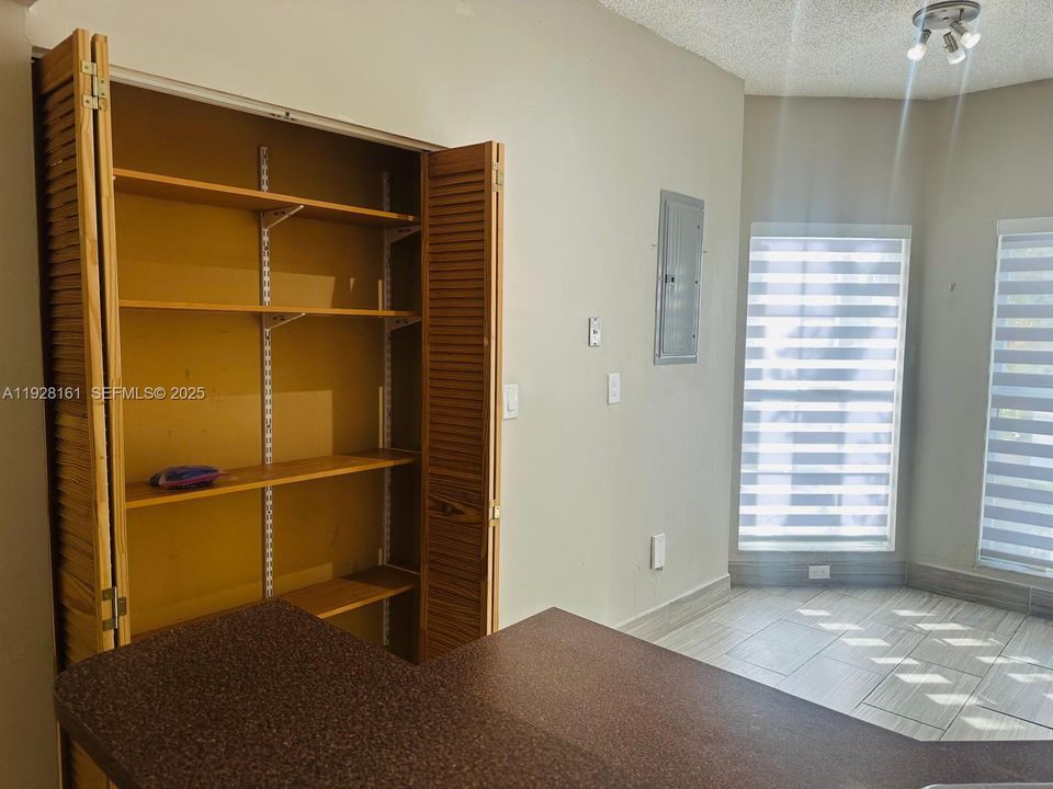 For Rent: $2,800 (3 beds, 2 baths, 1515 Square Feet)