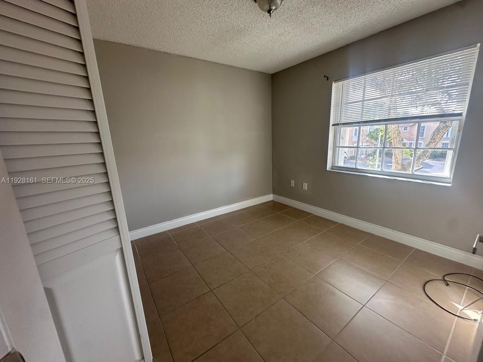 For Rent: $2,800 (3 beds, 2 baths, 1515 Square Feet)