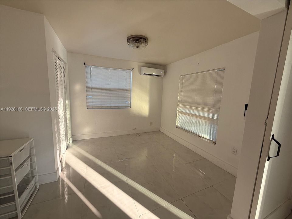 В аренду: $2,500 (2 спален, 1 ванн, 928 Квадратных фут)