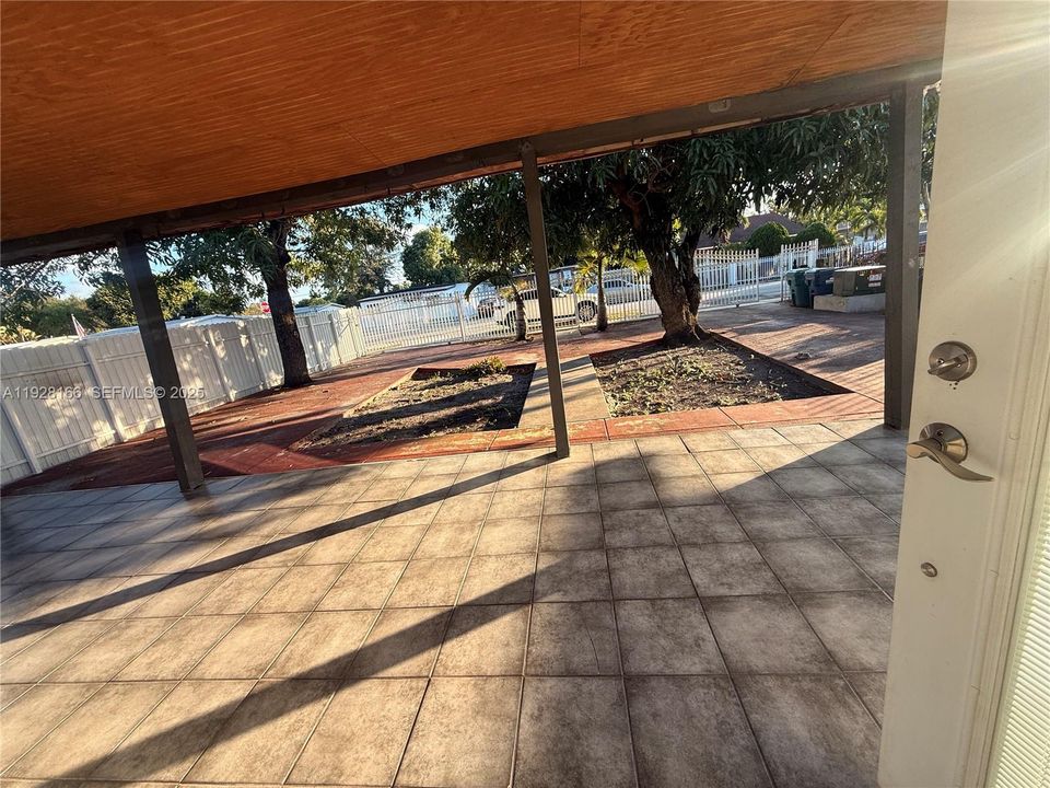 В аренду: $2,500 (2 спален, 1 ванн, 928 Квадратных фут)