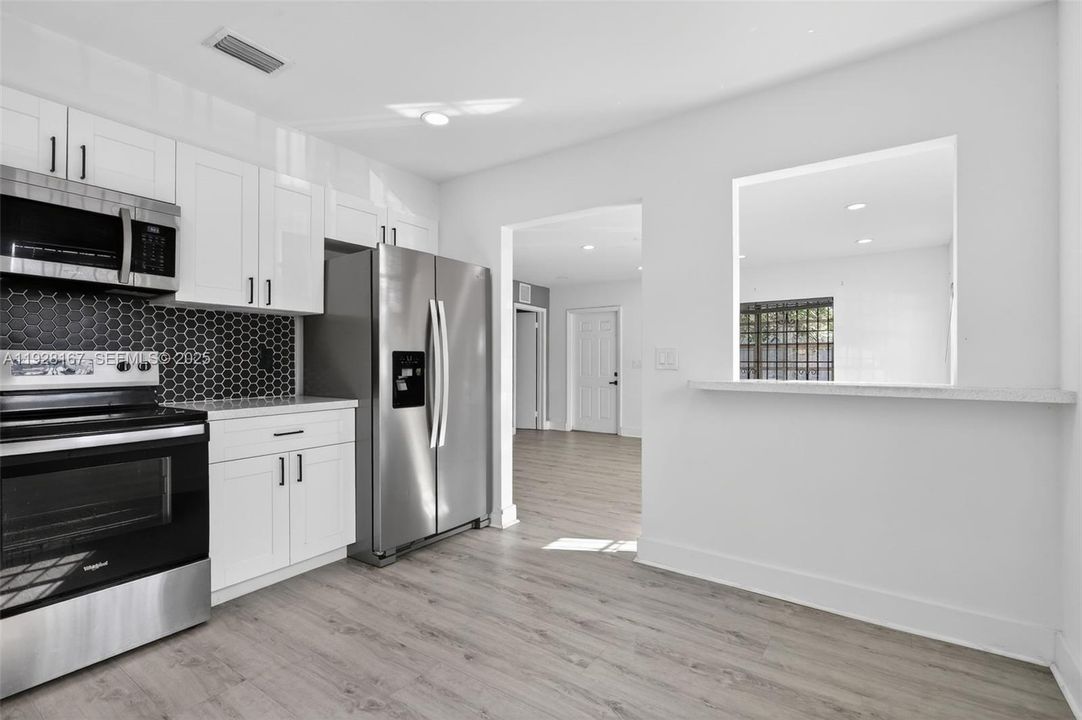 В аренду: $2,100 (2 спален, 2 ванн, 924 Квадратных фут)