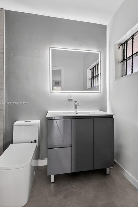 В аренду: $2,100 (2 спален, 2 ванн, 924 Квадратных фут)