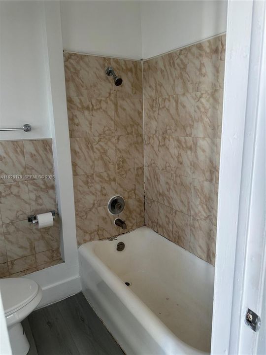 В аренду: $1,600 (1 спален, 1 ванн, 850 Квадратных фут)