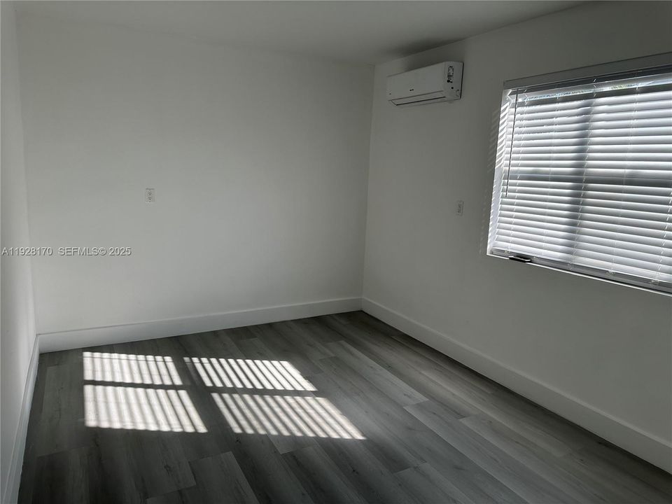 В аренду: $1,600 (1 спален, 1 ванн, 850 Квадратных фут)