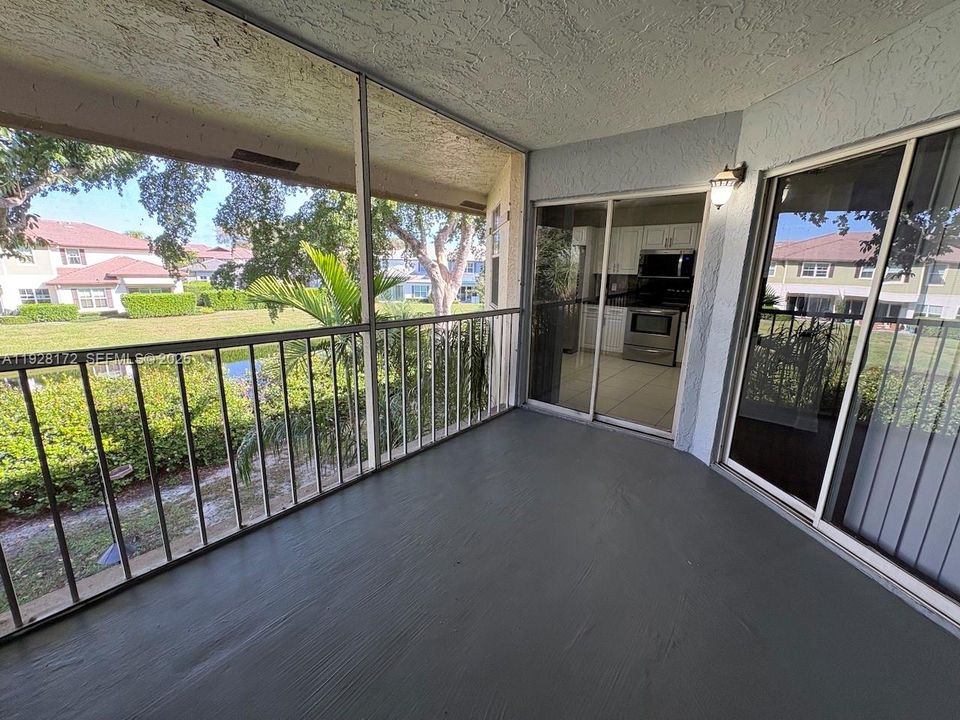 En Venta: $375,000 (2 camas, 2 baños, 1126 Pies cuadrados)