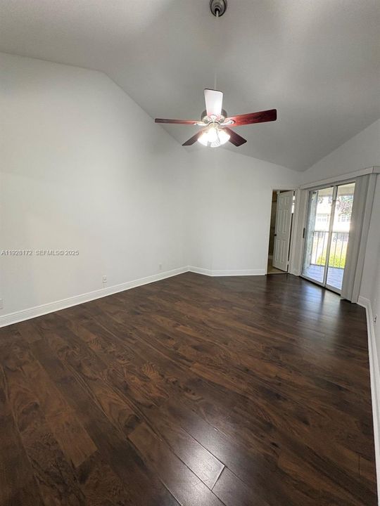 En Venta: $375,000 (2 camas, 2 baños, 1126 Pies cuadrados)