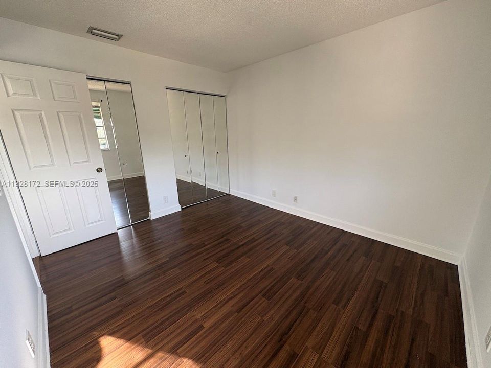 En Venta: $375,000 (2 camas, 2 baños, 1126 Pies cuadrados)