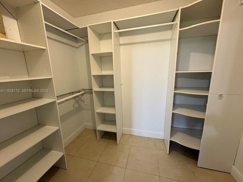 En Venta: $375,000 (2 camas, 2 baños, 1126 Pies cuadrados)