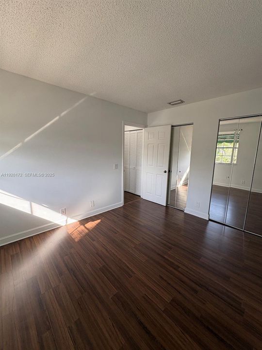 En Venta: $375,000 (2 camas, 2 baños, 1126 Pies cuadrados)