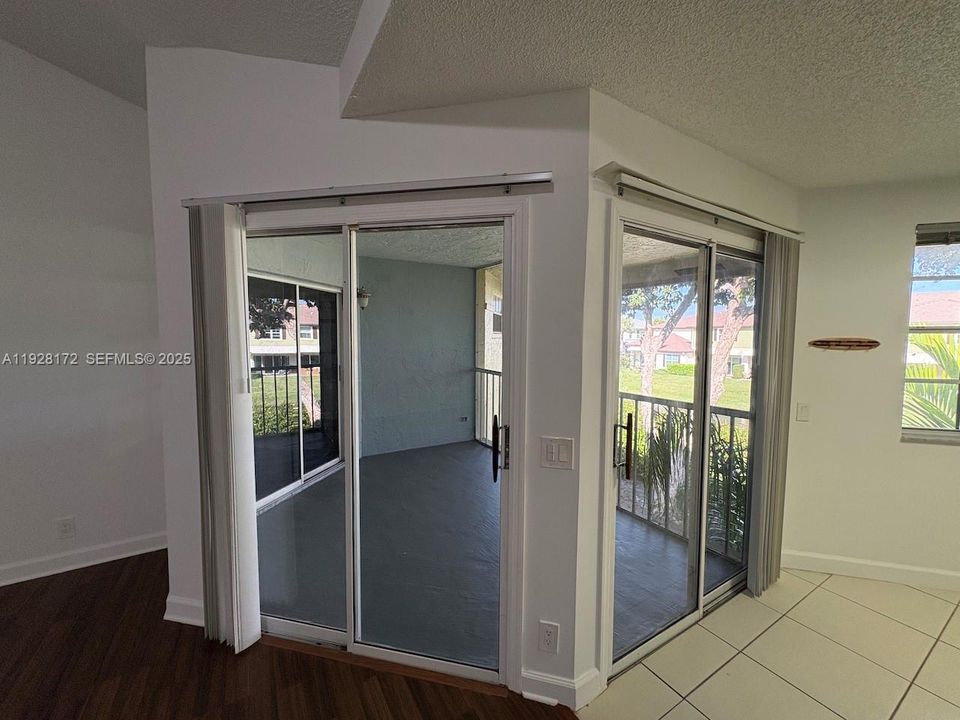 En Venta: $375,000 (2 camas, 2 baños, 1126 Pies cuadrados)