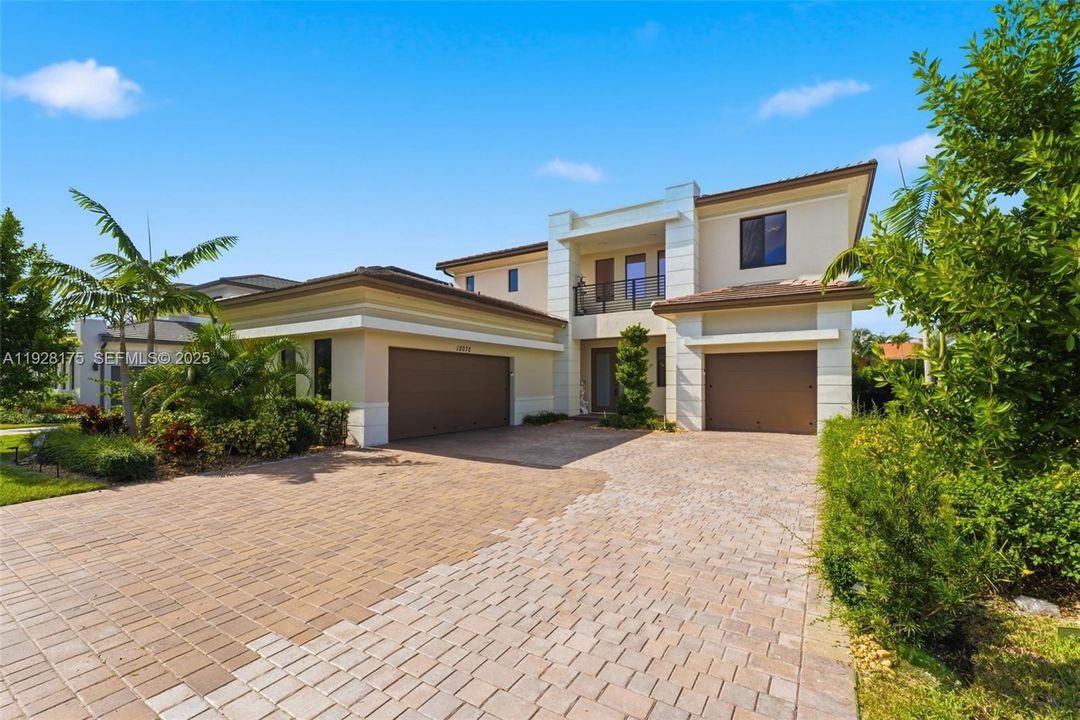 На продажу: $2,550,000 (5 спален, 5 ванн, 4212 Квадратных фут)