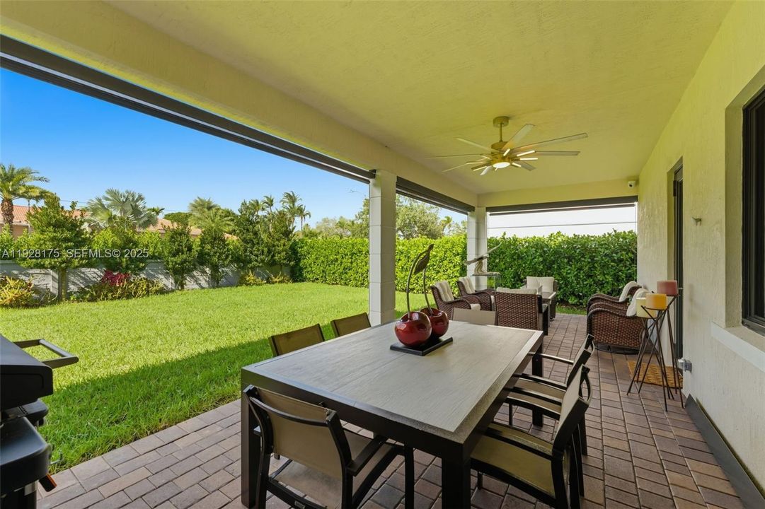 На продажу: $2,550,000 (5 спален, 5 ванн, 4212 Квадратных фут)