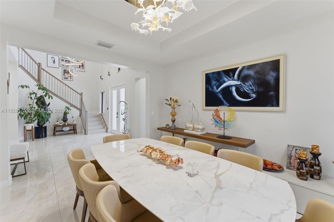 На продажу: $2,550,000 (5 спален, 5 ванн, 4212 Квадратных фут)