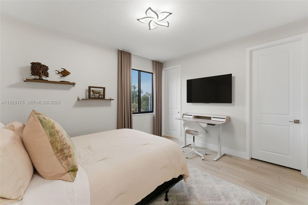 На продажу: $2,550,000 (5 спален, 5 ванн, 4212 Квадратных фут)