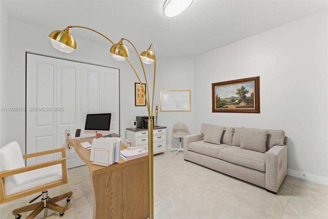 На продажу: $2,550,000 (5 спален, 5 ванн, 4212 Квадратных фут)