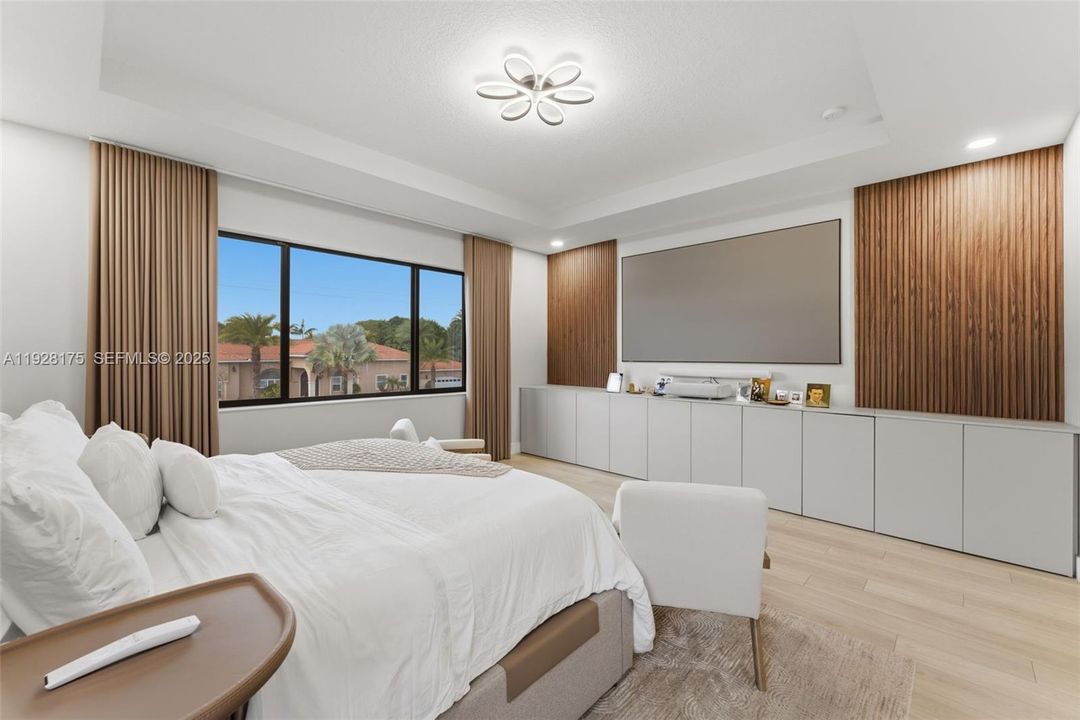 На продажу: $2,550,000 (5 спален, 5 ванн, 4212 Квадратных фут)