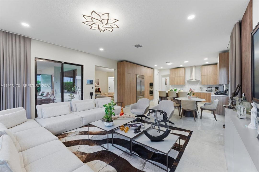 На продажу: $2,550,000 (5 спален, 5 ванн, 4212 Квадратных фут)