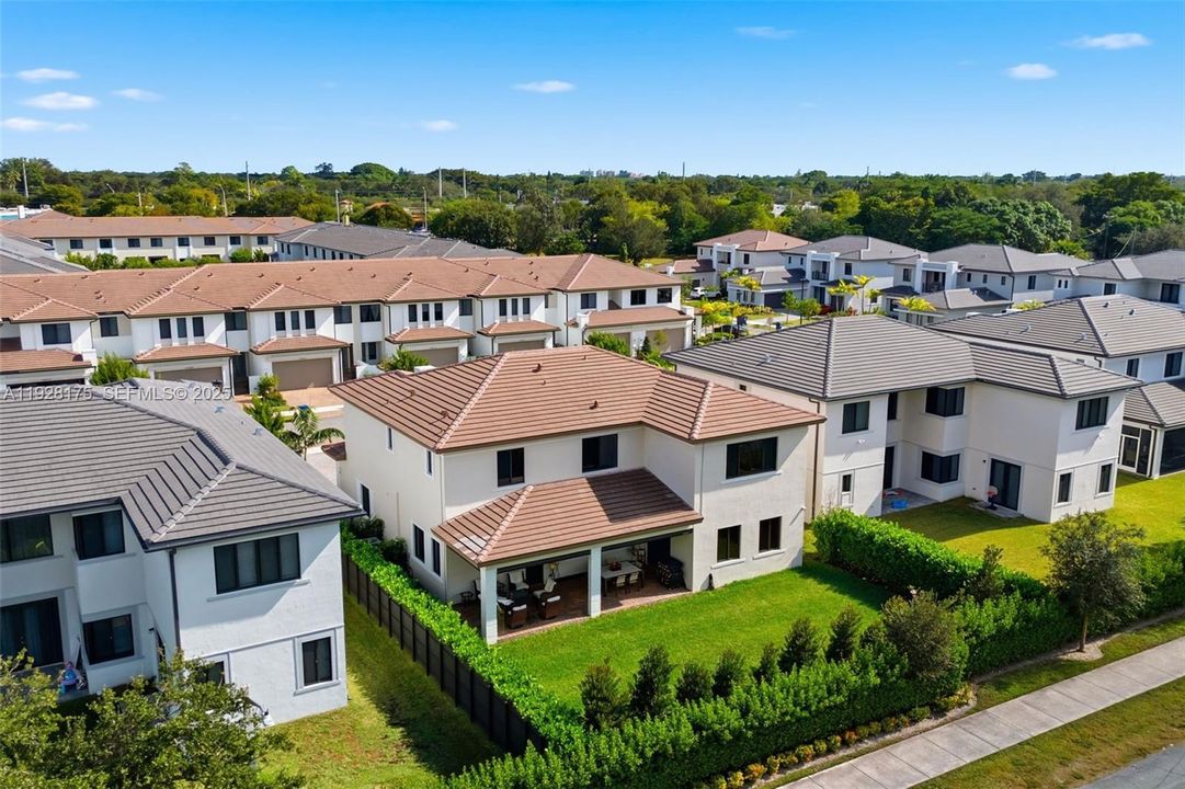 На продажу: $2,550,000 (5 спален, 5 ванн, 4212 Квадратных фут)