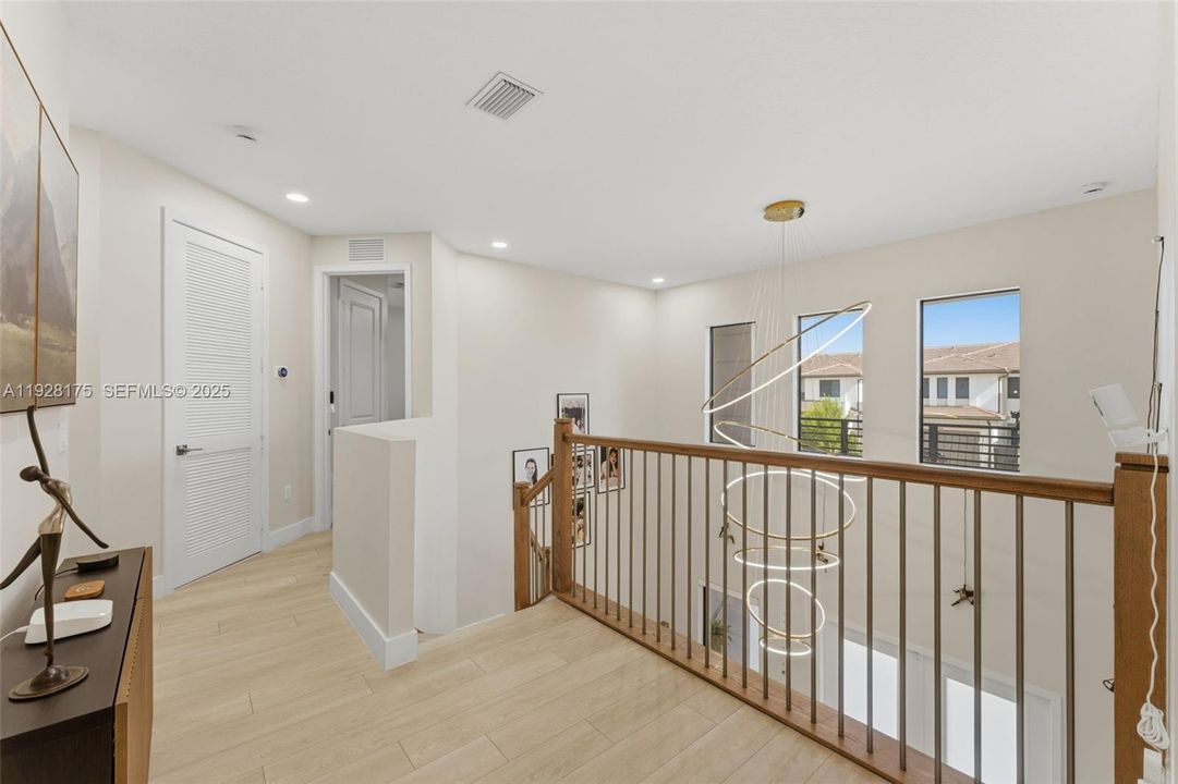 На продажу: $2,550,000 (5 спален, 5 ванн, 4212 Квадратных фут)