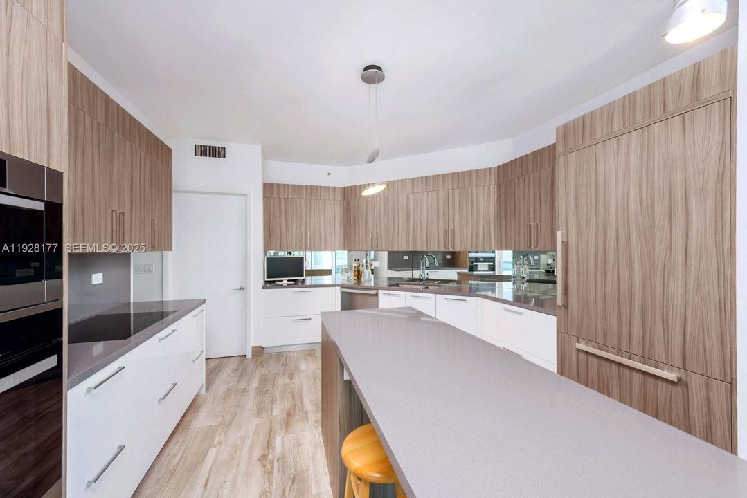 В аренду: $13,000 (3 спален, 2 ванн, 2340 Квадратных фут)