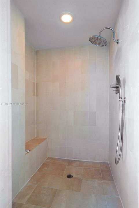 В аренду: $13,000 (3 спален, 2 ванн, 2340 Квадратных фут)