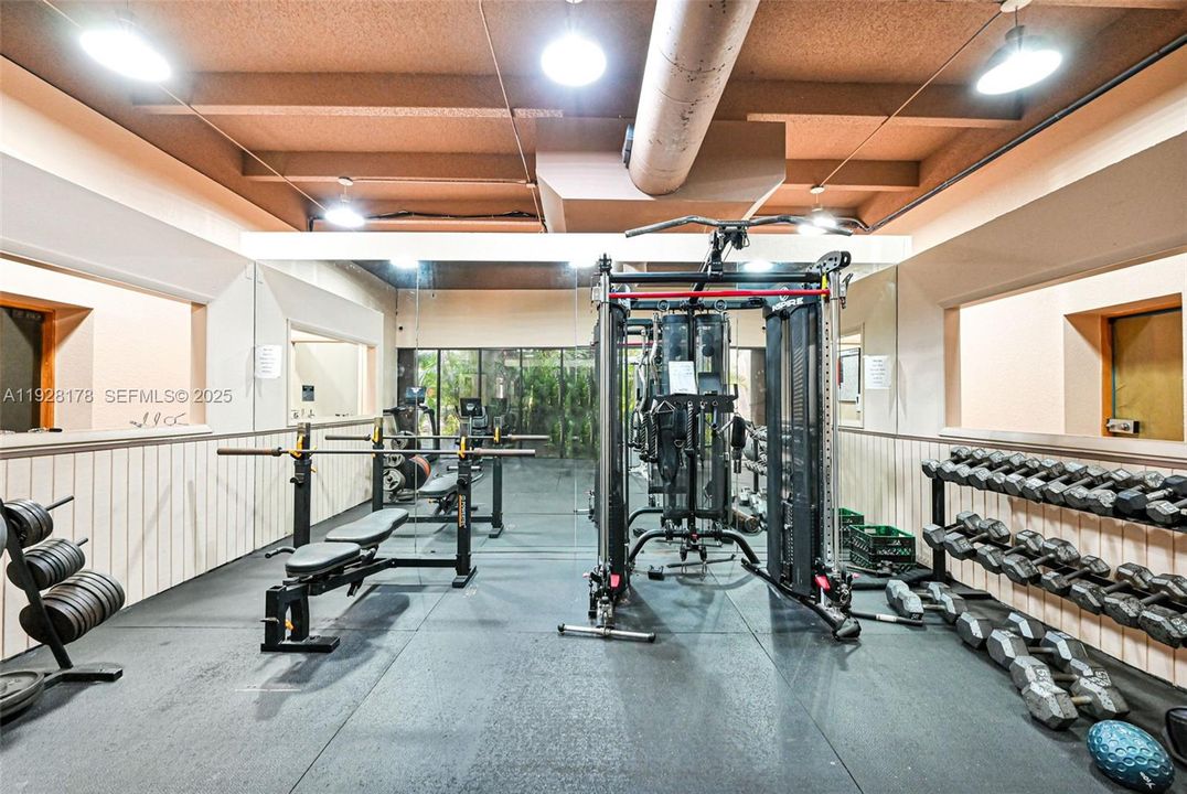 For Rent: $2,850 (2 beds, 2 baths, 1018 Square Feet)