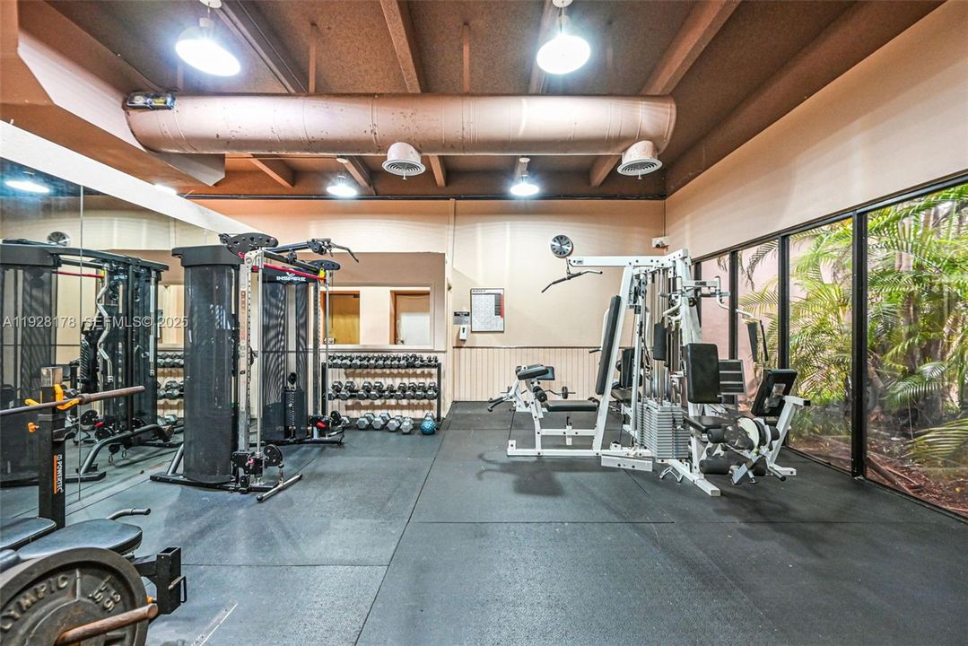 For Rent: $2,850 (2 beds, 2 baths, 1018 Square Feet)