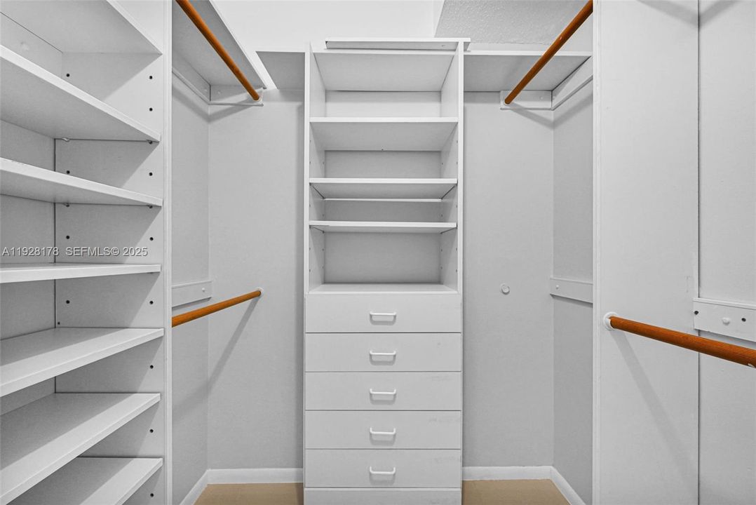 For Rent: $2,850 (2 beds, 2 baths, 1018 Square Feet)